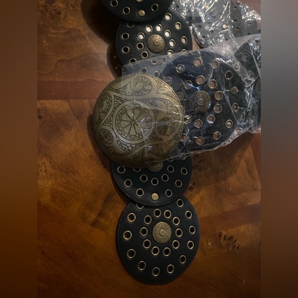 NWT- Leather Belt - Picture 6 of 8